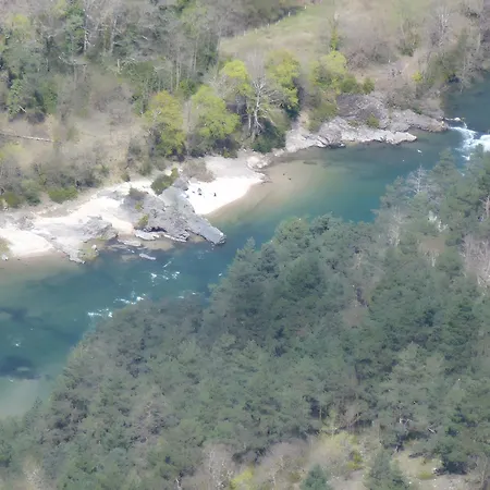 Au Bord De La Jonte L'aubriete Peyreleau