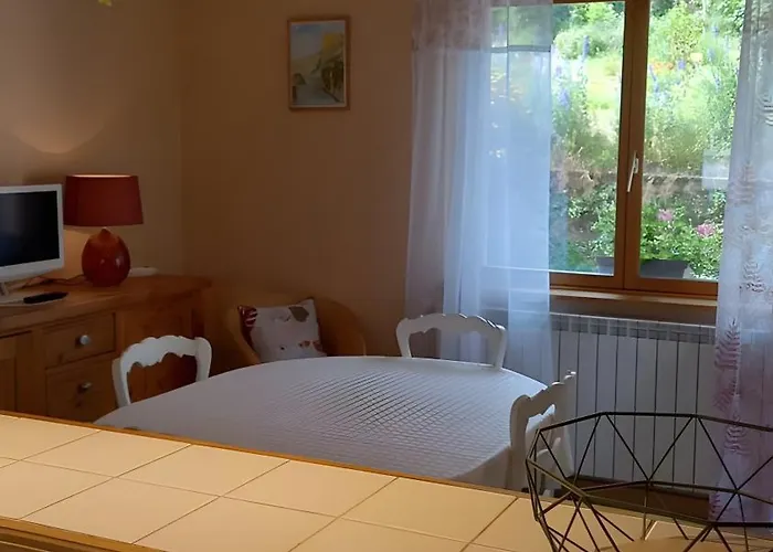 Au Bord De La Jonte L'aubriete Dom wakacyjny *